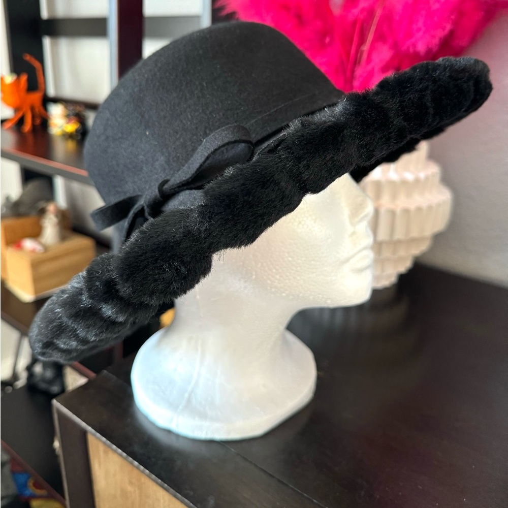 Something Special Black Wool Hat with Faux Fur Trim